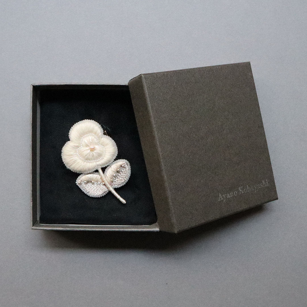 完成品》小林彩乃 ブローチ rose WH – the linen bird