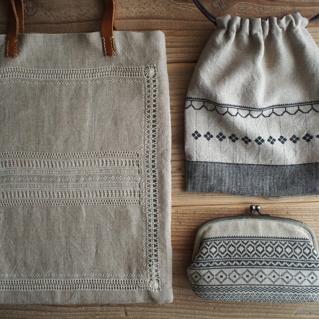 リネンの刺繍小物