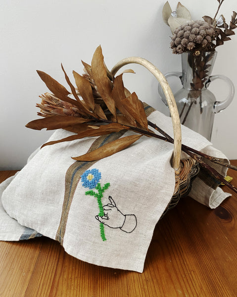 【二子玉川】atsumi ワークショップ 『お花を持つ手の刺繍』 キャンセル待ち