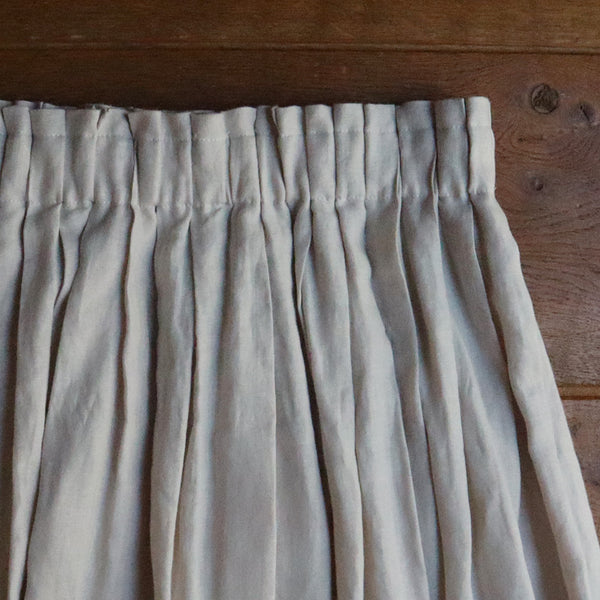 タックを細かくたたみます