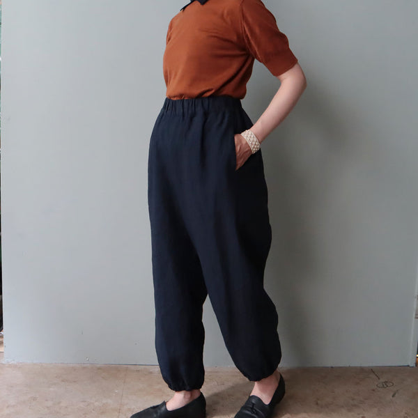 『ギャザーパンツ』身長163cmでくるぶし丈。