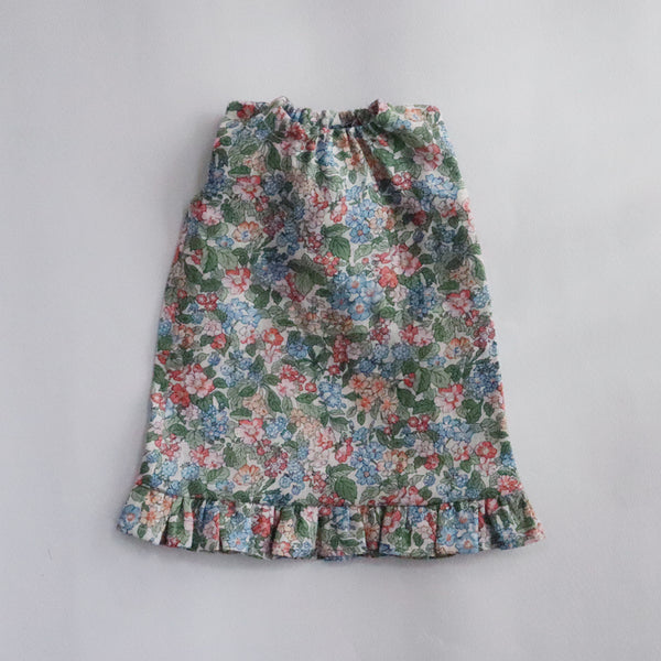 【材料セット　新作】クゥクゥ着せ替え　花柄のワンピースとカシュクールワンピース（フランダースリネンとタータンチェック）