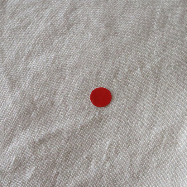 生地の特性上、フシや黒いネップがあります