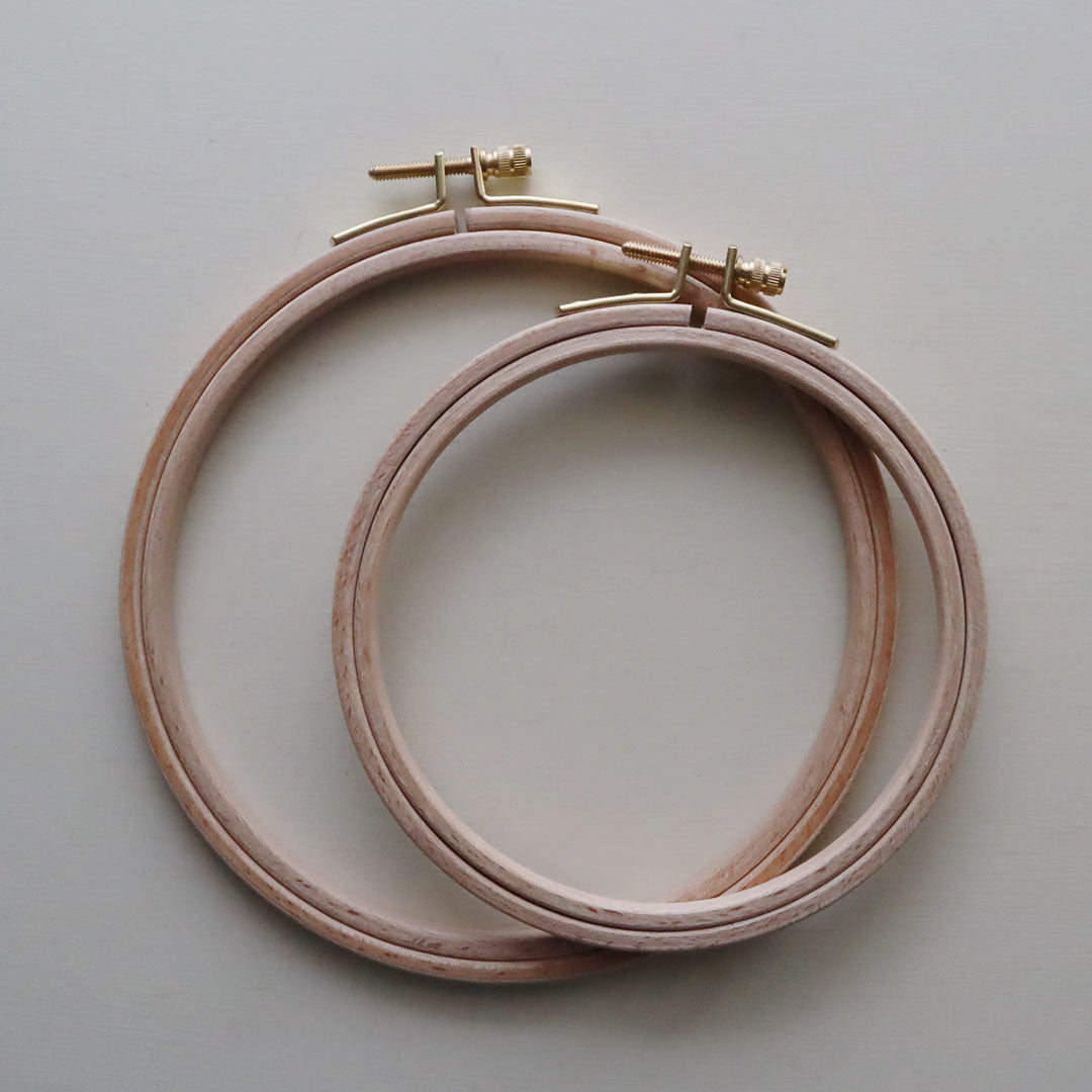 アンティーク マディラ/マーガブ刺繍 精緻なブルーワーク 青糸花梯子刺繍ドイリー 商品 – the linen bird