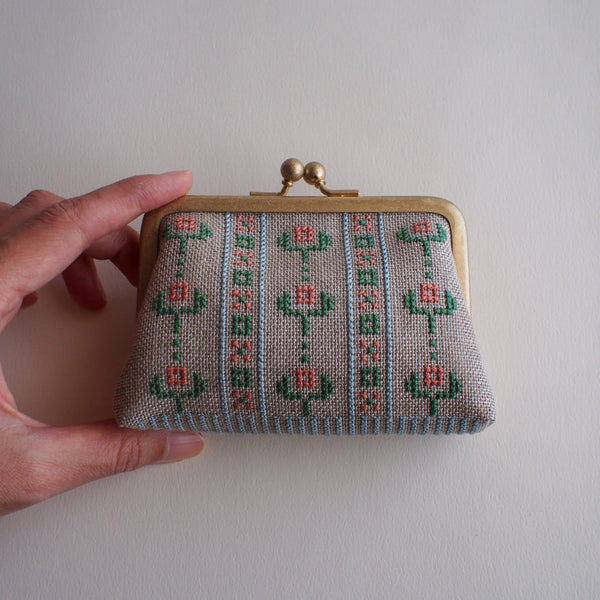 フラワーパターンのがま口キット