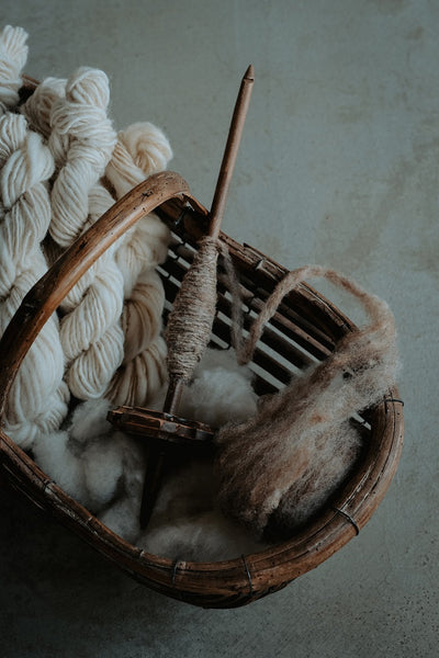 【二子玉川(東京)】TÜP WOOLLEN MILLS 手紡ぎワークショップ 「ひつじの毛から糸が生まれるまで」