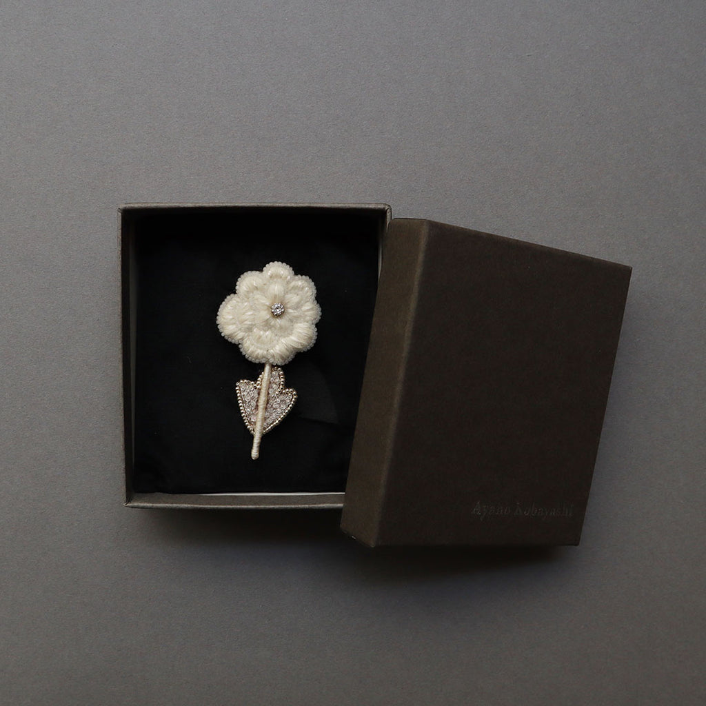 完成品》小林彩乃 ブローチ first WH – the linen bird