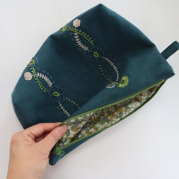 裏布を付けて仕上げます（サンプルの裏布はキット内容と異なります）