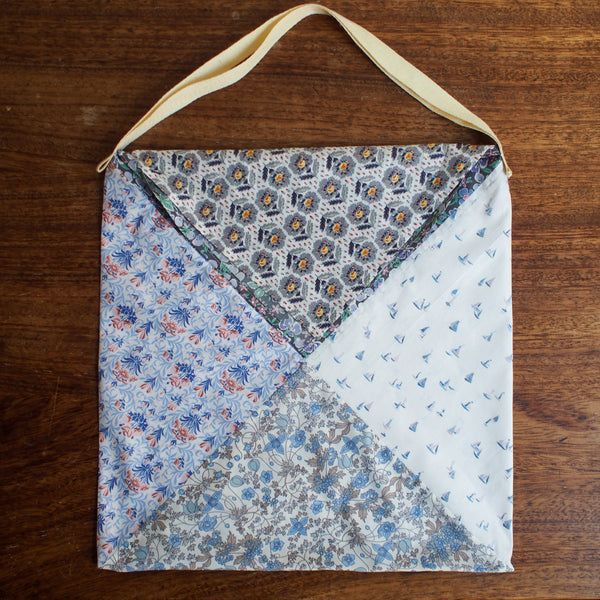 正方形の生地を5枚つなげて作る『Five squares BAG』